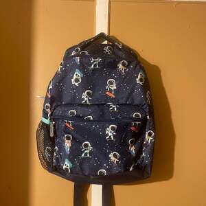 Zufioo Astronauts Skateboarding in Sport Print Casual Student Backpack - New